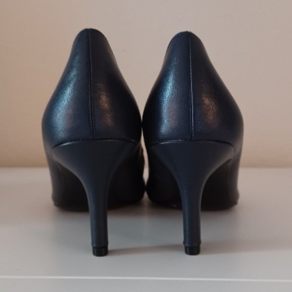 NWOT Life Stride Navy Blue Sevyn Pump Size 9.5N - Picture 5 of 7